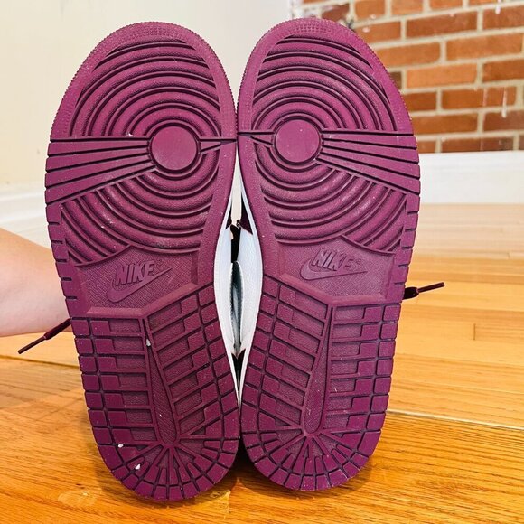 Size 8.5 - Jordan 1 Retro High OG Bordeaux Clean (555088-611) - Picture 16 of 16